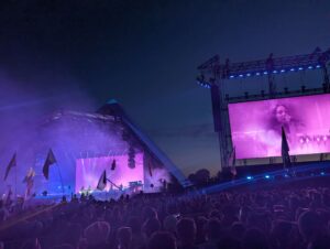 Read more about the article Olivia Rodrigo Live at Glastonbury 2025 Review